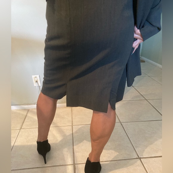 Gucci Bergdorf Goodman grey suit with pants and skirt - Picture 9 of 10